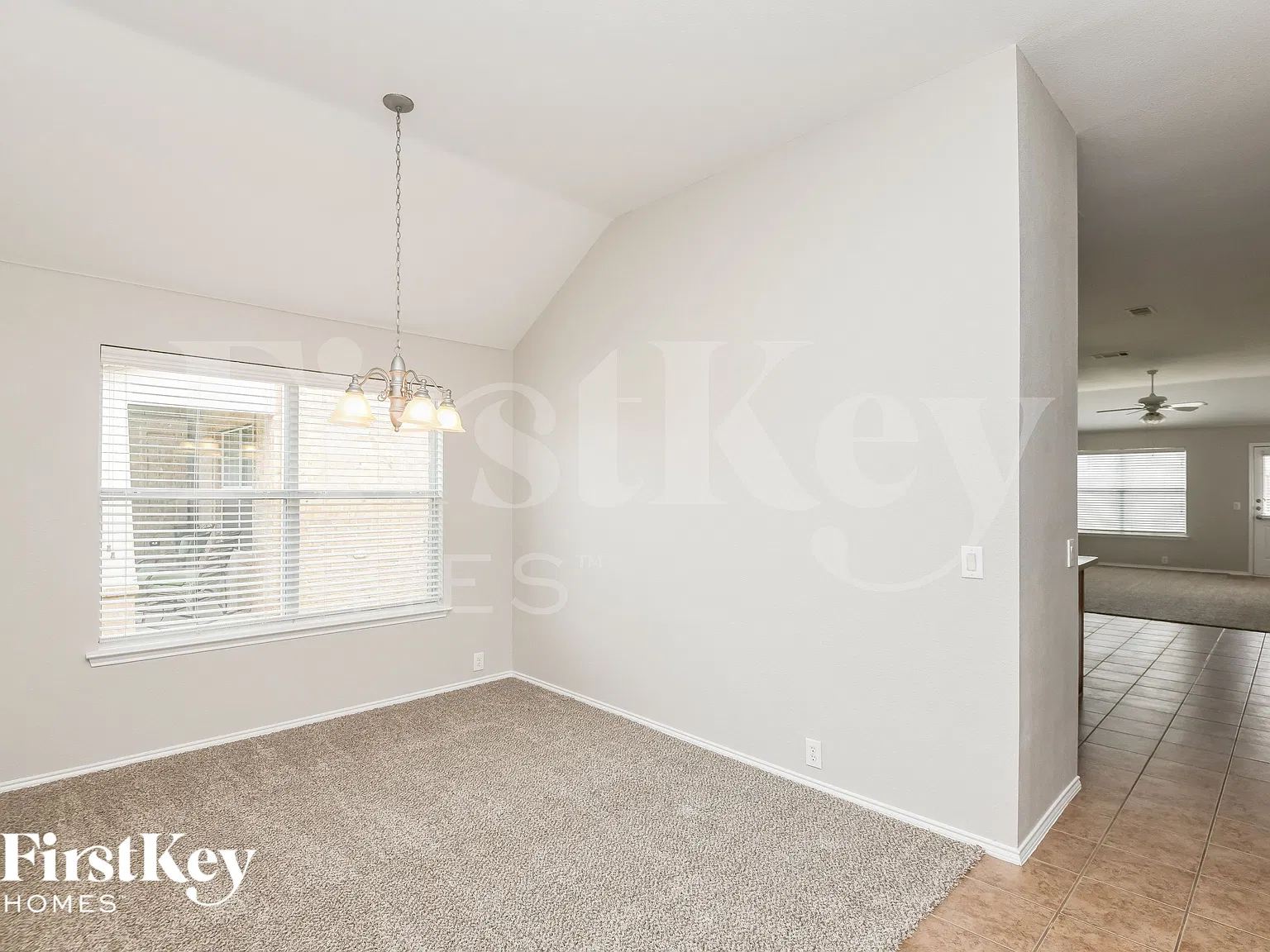 3 bed, 2.0 bath, 1864 sqft, $2,240 — Photo 3