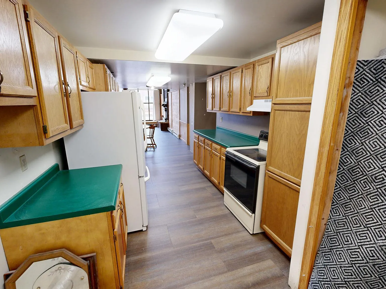 2 bed, 1.0 bath, 1350 sqft, $1,450 — Photo 3