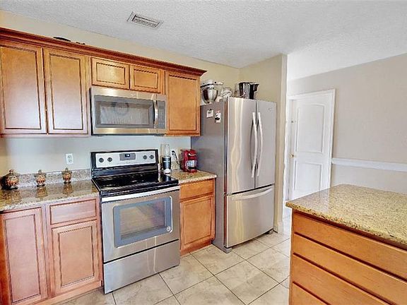 4th image of 1455 Summit Hill Dr