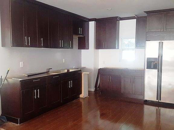 2nd image of 90-23 93 Ave
