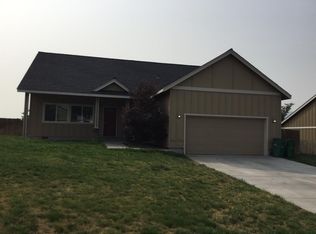 802 Lake Ridge Dr, Klamath Falls, OR 97601