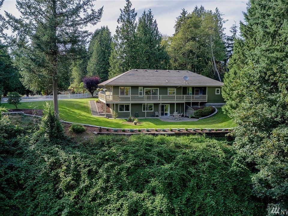 1st image of 8415 271st Ave E