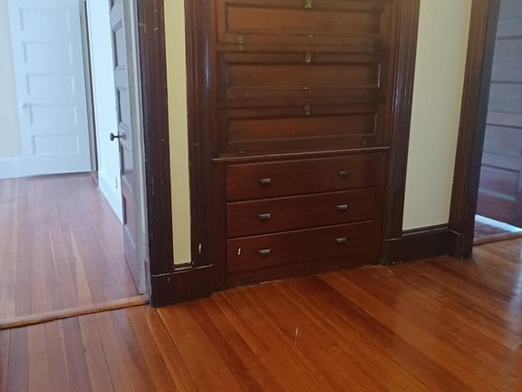 5th image of 37 Kenwood St #2