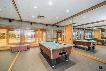 Rented by R New York