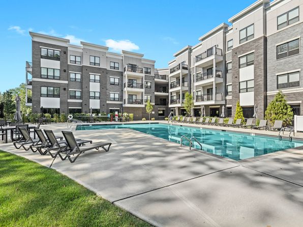 35 Walnut Ave #735