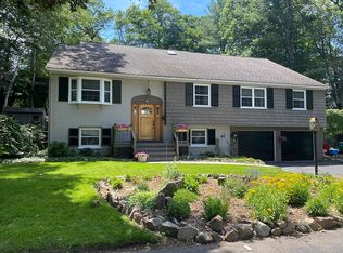 29 Longbow Cir, Lynnfield, MA 01940