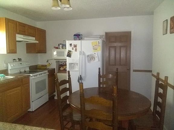 2nd image of 205 Oak Ave