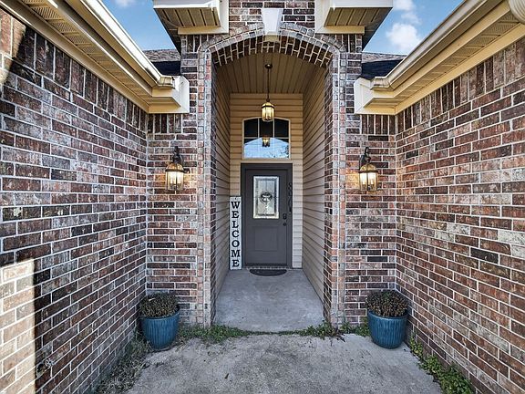 5th image of 890 Barnhill Rd