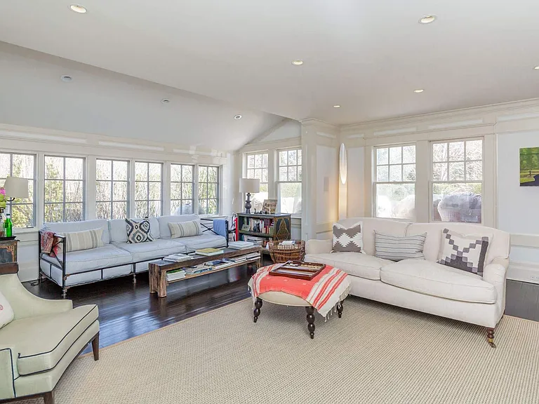 17 Wainscott Stone Rd — Photo 9
