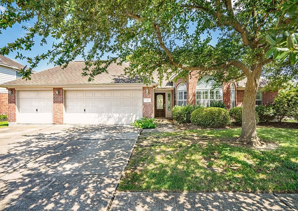 1st image of 231 Boxwood Dr