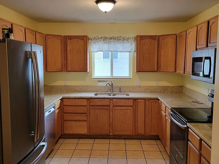 47 Rockefeller Dr — Photo 13