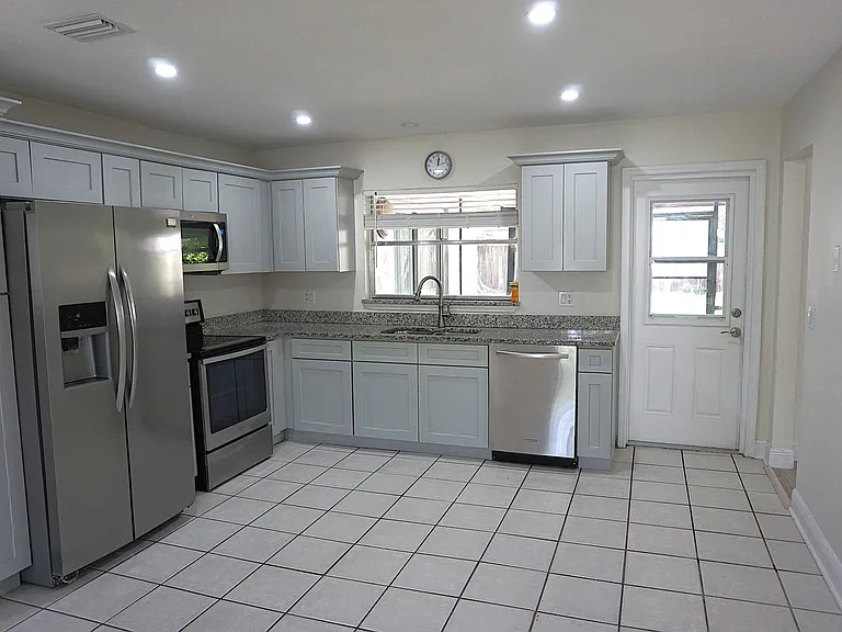 8511 Shady Glen Dr — Photo 7