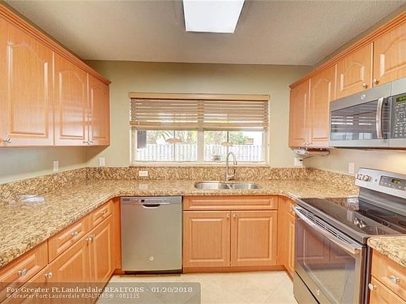 3rd image of 6346 NW 39th St
