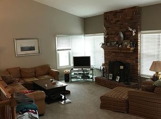 701 Cross Timbers Dr, Chesterfield, MO
