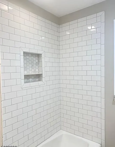 549 Broughton Ave #1 — Photo 8