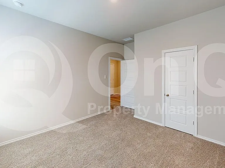 9741 McClane Farm Dr — Photo 12