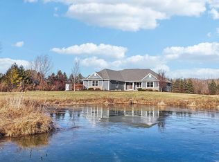 9520 Sherman Rd, Cedarburg, WI 53012