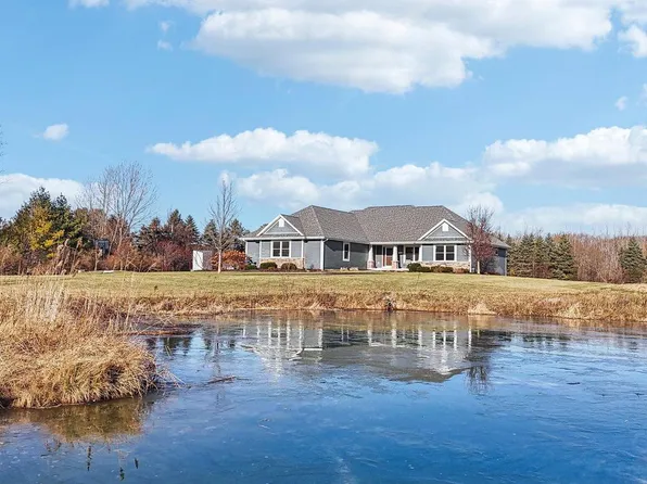 9520 Sherman ROAD, Cedarburg, WI 53012