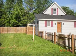 622 S 16th St, Elwood, IN 46036