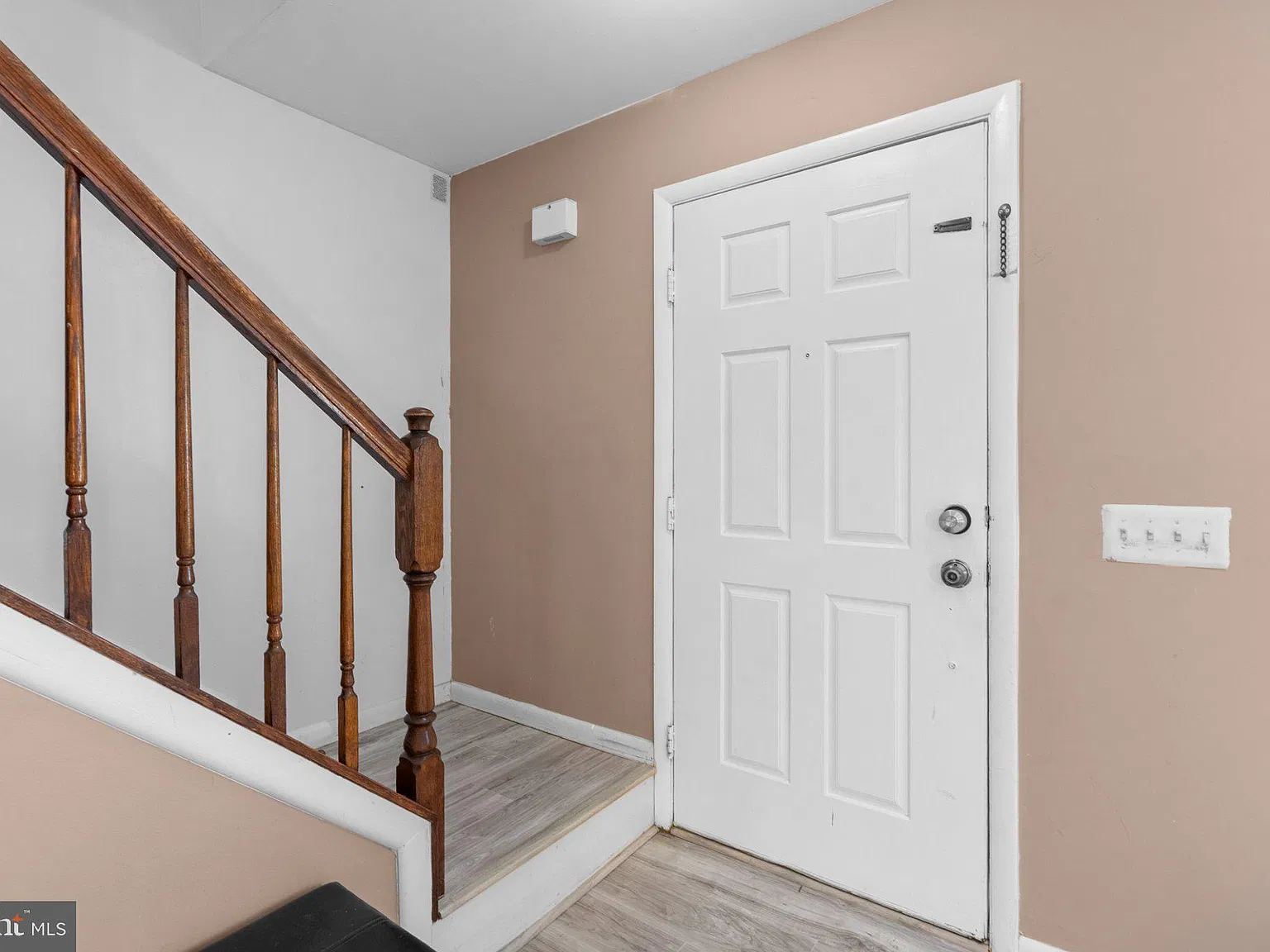 3 bed, 3.5 bath, 1259 sqft, $2,800 — Photo 2