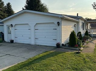 148 Golden Pond Est, Akron, NY 14001