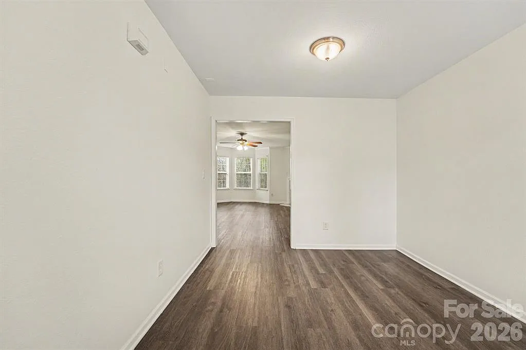 Building Photo - 5216 Grays Ridge Dr
