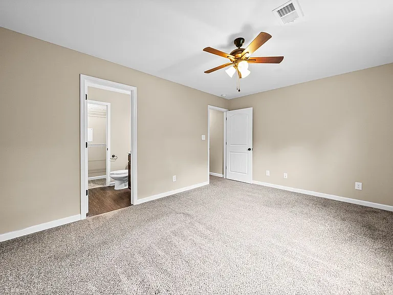 148 Center Pointe Dr — Photo 21