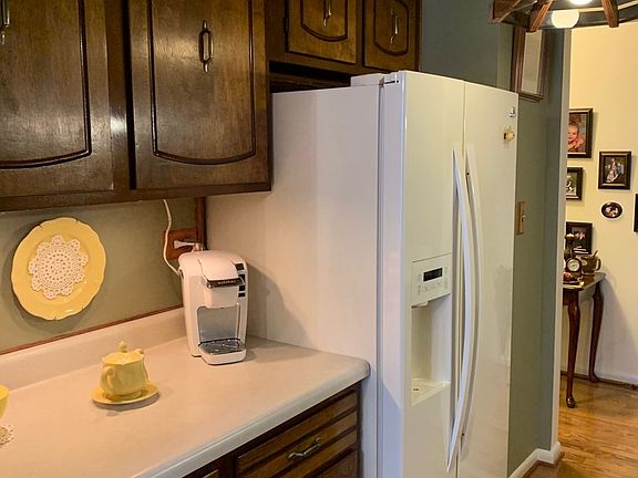 5th image of 2263 Country Club Dr APT 3