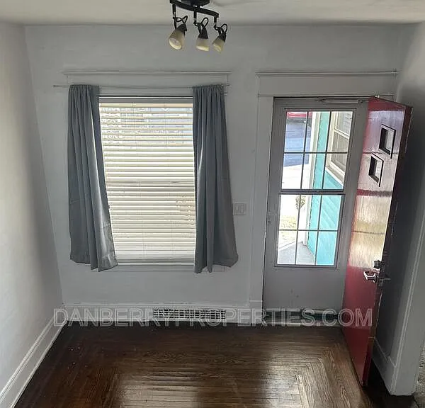 2025 E London Sq — Photo 3