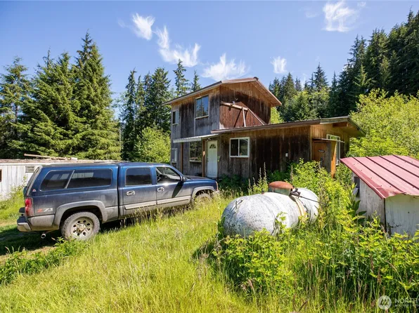 1884 Dowans Creek Road, Forks, WA 98331
