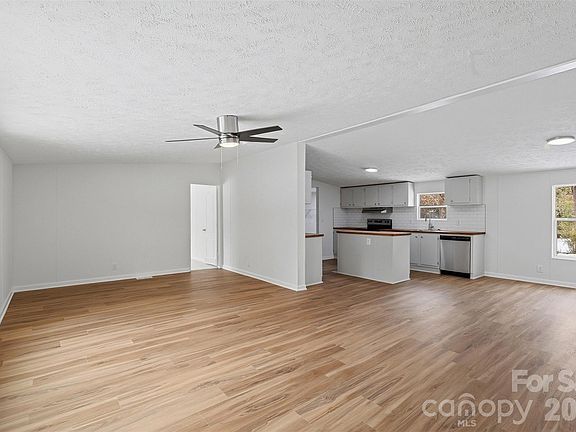 4th image of 223 Brown Neal Rd