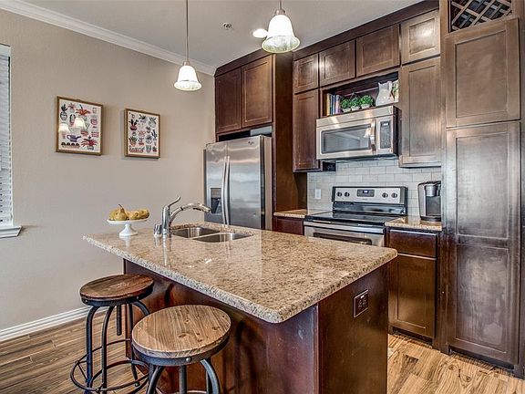 5th image of 500 N Chestnut St APT 5