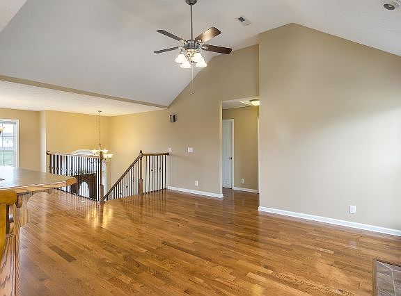 5th image of 4587 Grovewood Ct