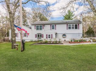 335 Starr Blvd, Calverton, NY 11933