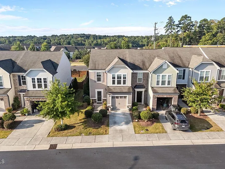 1049 Laceflower Dr — Photo 2