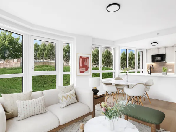 5 Stuyvesant Place image 2 of 12