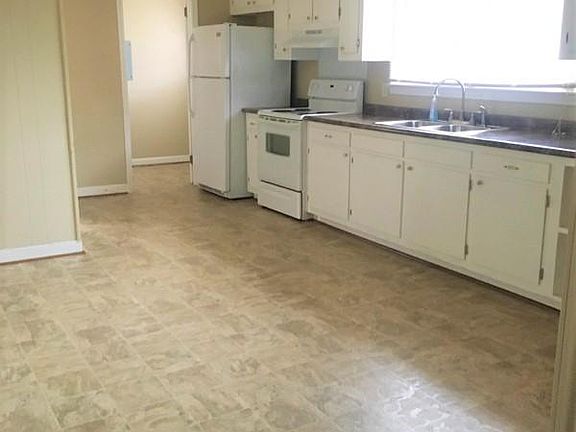 4th image of 11 Blue Mountain Dr