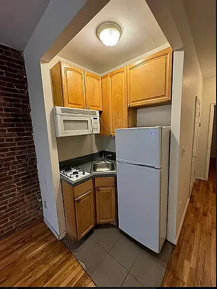 449 W 37th St #1FW — Photo 4
