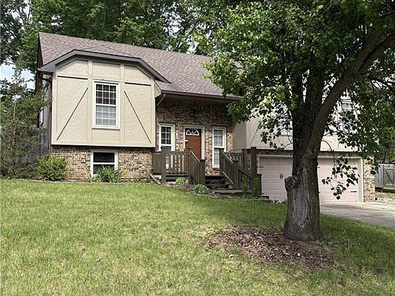 2nd image of 1112 Fairway Dr