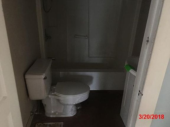 5th image of 3501 Florence Ave