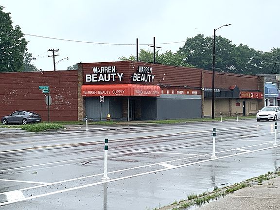 3rd image of 16723 E Warren Ave
