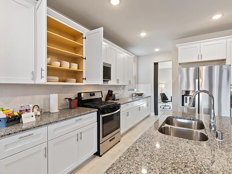 950 Waterview Dr — Photo 7