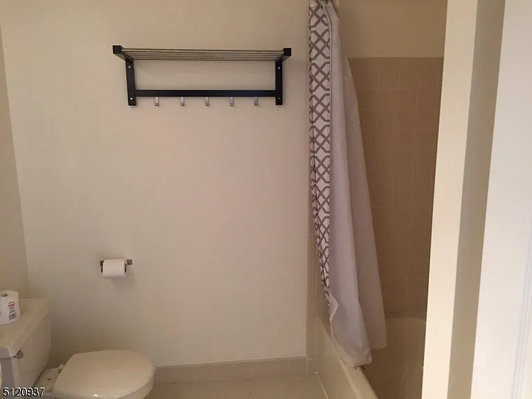 186 Potomac Dr — Photo 11