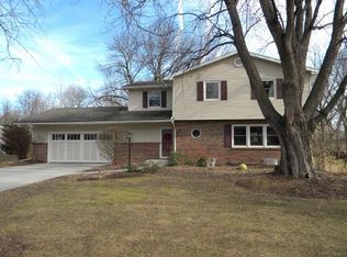 1106 Crestview Rd, Sterling, IL 61081