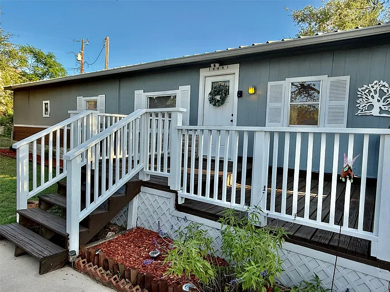 10603 Thomaswood Ln — Photo 2