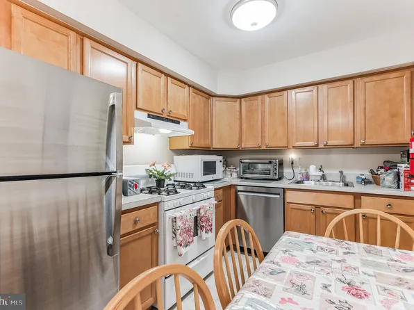 114 Van Buren Rd APT 6, Voorhees, NJ 08043
