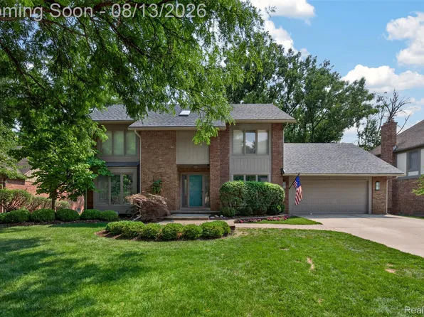 845 River Bend Dr, Rochester Hills, MI 48307