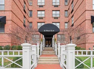 25 W Elm St APT 40, Greenwich, CT 06830