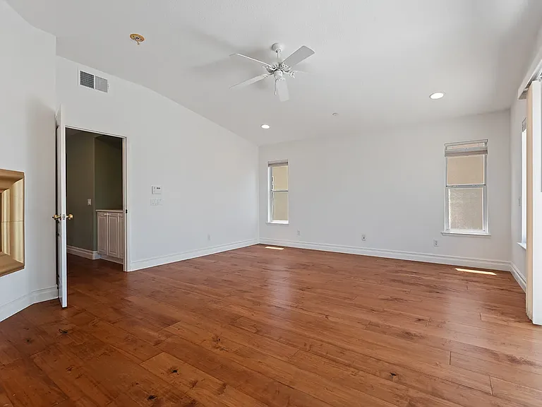 16375 Alipaz Ct — Photo 31