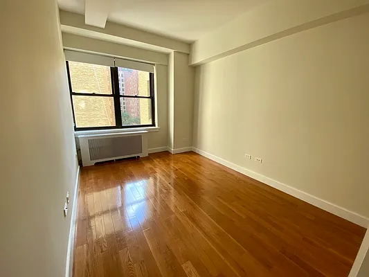 Rented by Stonehenge NYC LLC | media 17